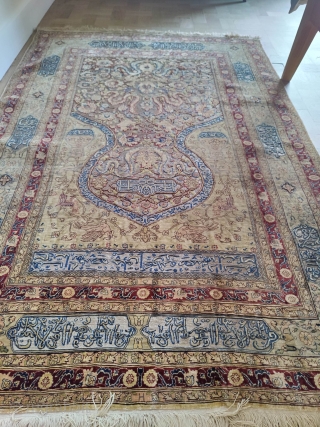 VERY GREAT ANG OUTSTANDING GOLD SILK AND METAL ARMENIAN HEREKE WITH DOUBLE SIGNATURE 
155X110CM                   