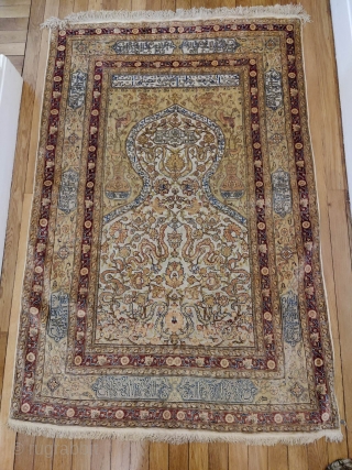 VERY GREAT ANG OUTSTANDING GOLD SILK AND METAL ARMENIAN HEREKE WITH DOUBLE SIGNATURE 
155X110CM                   