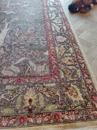 Antique hereke. Silk and metal thread 
Almost full of Souf. Great design
180x120cm                     