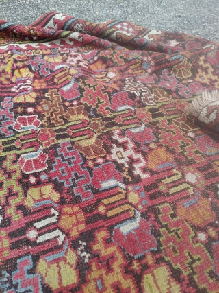 Antique Sauk Bulag. 
Mid 19th
230x155cm

Amazing vegetal saturéd dyes

Very Good state, good pile, no oxydated dark. Three small old repairs, pretty well done           