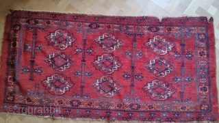 Very antique and very big rare chuval, ersari design.
Sailor weaving open on the left
End 18th early 19th.
Several Red dyes including lac red
 nice space, drawing and juicy colour

165cm lenght    