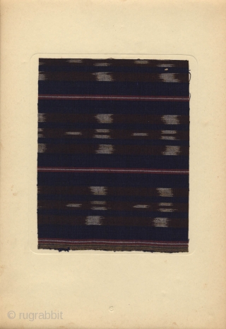 Japanese portfolio Shumi no teori momengire with 40 samples of handmade cotton textile tipped-in on cardboard, many ikat (kasuri) samples. Edited by the Society of reserch on handmade cotton textile and published  ...