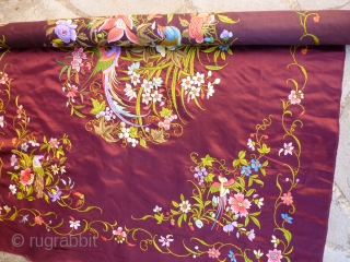 Silk Chinese embroidery 108 x 77
Price upon request                         