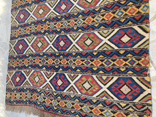 Kilim Chirvan good condition 252 X 183
Contact via WhatsApp : +33 (0) 614362146