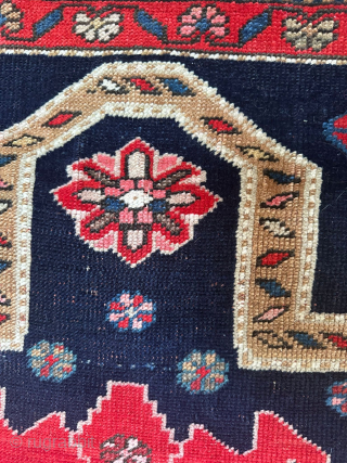 Caucasian Kazak Rug with Turtle Medallions, ca. 1885–1910
90 × 160 cm | Wool on wool | Symmetrical knots | Red wefts

A bold and compact village weaving with twin stylized “turtle” medallions on  ...