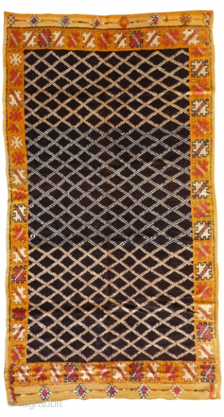 http://oldorientalcarpet.com/Morocco_2.html                                