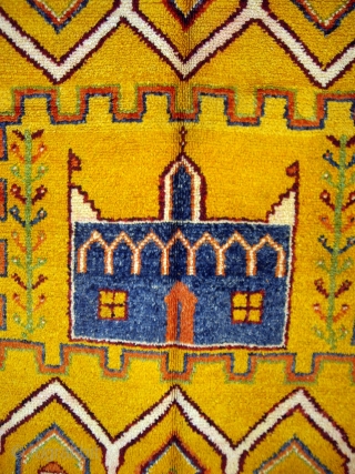 http://oldorientalcarpet.com/Morocco_Tuareg_Artifacts_Old_Carpets_Lloyd_Rowcroft4.html                                