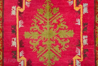 Central Anatolian Kirsehir Rug circa 1870 size 97 x 167 cm                      