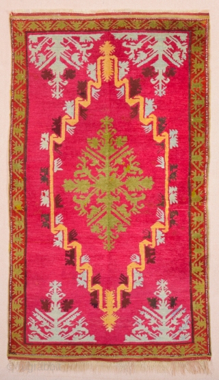 Central Anatolian Kirsehir Rug circa 1870 size 97 x 167 cm                      