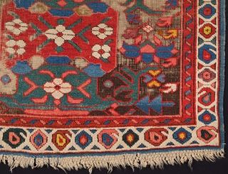 Rare Small Format Alpan Kuba Rug.Generally in good condition just the black went down ıt has not any Old restoration original piece Rare size 80 x 91 cm     