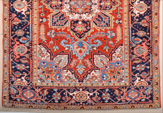 1900s Persian happy colors small Heriz Rug Size 145 x 195 cm It's in perfect condition
                 