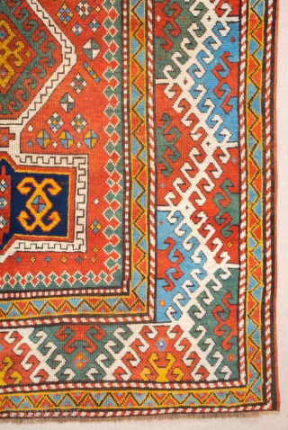 Middle of 19th Century Caucasian Bordjalou Rug ıt's in very good condition has good high please on it.Size 160 x 205 cm           