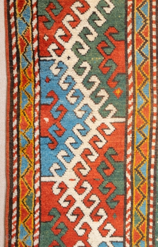 Middle of 19th Century Caucasian Bordjalou Rug ıt's in very good condition has good high please on it.Size 160 x 205 cm           