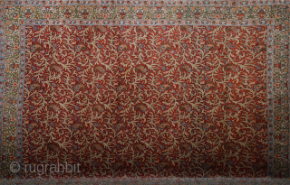 Iran Ghoum Rug Size 230 x 325 cm All the colors are naturel and ıt's in perfect condition. all the sides ends and knots are original untouched one.     
