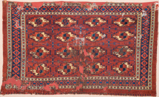 Early 18th Century Yamud Torba Size 63 x 104 cm It has rare ' C ' Details from the borders.             