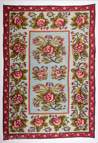 Beauty Besserabian Kilim It's in good condition and untocuhed one.Size 180 x 265 cm                   