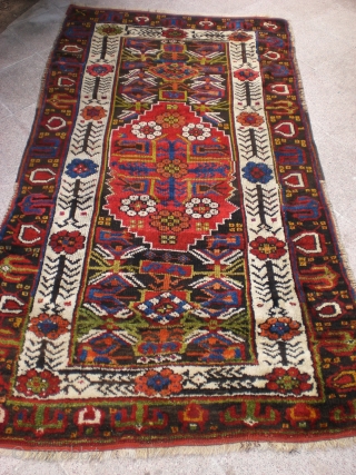 Early, Central Anatolian, Tulip design KARAPINAR, ...rare !!!!!!
size: 215 x 115 cm                     