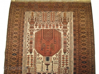 Beshir prayer Turkmen  166 x 117 (cm) 5' 5" x 3' 10"  carpet ID: BRD-5
Both edges are finished with 2cm kelim, the surrounded large border is rust the background is  ...
