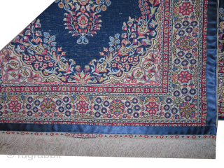 

Hereke 100% silk Turtkish, 85 x 132 cm, ID: NEM-1
The knots, the warp and the weft threads are 100% silk. Signed as Doursun Hereke, the bakcround color is indigo, the surrounded large  ...