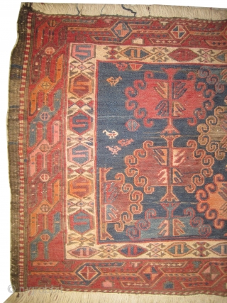 Soumak bagface, semi antique, decorative design, some synthetic colors.
95 x 64 cm.                     