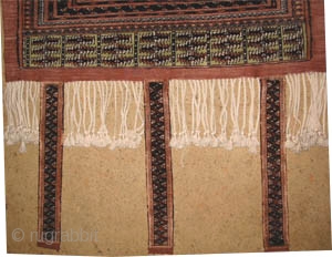 Baby's cradle Tekke Turkmen 100% silk, old, collector's item. Size: 88 x 79 (cm) 2' 11" x 2' 7"  carpet ID: K-1103
The warp, the weft and the knots are hand spun  ...