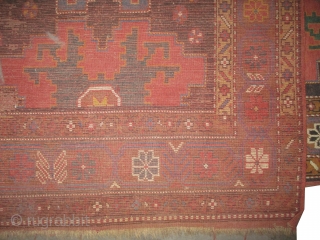 
	

Star Kazak Caucasian, knotted circa in 1870 antique, collector's item, 180 x 147 (cm) 5' 11" x 4' 10"  carpet ID: K-4036
Part of the oxidized brown knots is worn. The knots,  ...