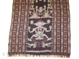 Ikat embroidery, 136 x 240 cm, in perfect condition.
Carpet ID: DD-5                      