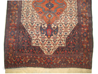 
Senneh persian knotted circa 1925 antique, 106 x 148 cm, ID: BDU-2
The black knots are oxidized, the knots are hand spun wool, the two edges are finished with 1cm kilim, the background  ...