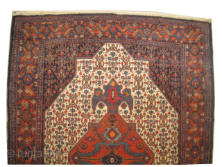 
Senneh persian knotted circa 1925 antique, 106 x 148 cm, ID: BDU-2
The black knots are oxidized, the knots are hand spun wool, the two edges are finished with 1cm kilim, the background  ...