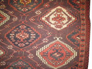 
Fragment Tschaudor Turkmen knotted circa 1780 antique, collectors item, 77 x 80 cm, ID: K-4089
The knots, the warp and the weft threads are hand spun lamb wool with goat hair. One edge  ...