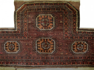 Horse cover Belutch Persian knotted circa 1940, collectors item. 110 x 57 cm,  ID: K-1517
Horse saddle cover, the knots are hand spun wool, the medallions are surrounded with birds, both edges  ...