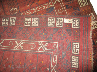 Ensi Turkmen, knotted circa 1880, antique, 138 x 191 cm, ID: HGW-4
Vegetable dyes, collectors item, both edges are finished with 4 to 8cm kilim, the shirazi borders are woven on two lines  ...