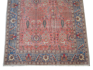 
Tabriz Persian, knotted circa 1920 antique, 286 x 195 cm, ID: P-6085
Vegetable dyes, the black knots are oxidized, the knots are hand spun wool, all over design, the background color is soft  ...