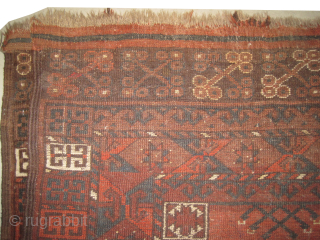
Ensi Turkmen, knotted circa 1900, 145 x 184 cm, ID: HGW-3
Vegetable dyes, collectors item, both edges are finished with kilim, the shirazi borders are woven on two lines with goat hair, the  ...