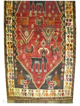   

    

Gabbeh Nomad Persian old, 190 x 98 cm, carpet ID: T-679
The warp and the weft threads are wool, the knots are hand spun wool, the black  ...