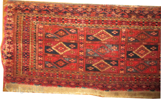 


Tekke Turkmen knotted circa 1870 antique, collectors item, 27 x 76 cm, ID: BDI-23
Vegetable dyes, the black knots are oxidized, the knots are hand spun lamb wool, finely knotted, in good condition.
 