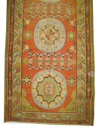 
Samarkand, knotted circa 1900, antique, collectors item, 122 x 254 cm, ID: K-4458
Vegetable dyes, the knots are hand spun wool, the black knots are oxidized, the background color is terracotta with three  ...