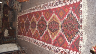 it is from Sivas
size:5.20-1.80
price:on reguest                            