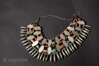 Necklace from Ladakh, Tibetan cultural area.
Silver, Lapis Lazuli, Turquoise, Coral.
First part of the 20th century.                  