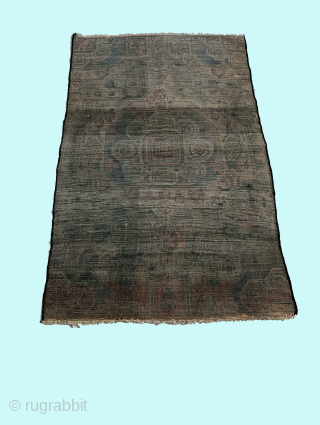Antique Boroujerd collectible rug
vegetable color dye
180*115 cm ; 5.9*3.77 ft
FedEx shipping worldwide from Turkey
Please contact irajalvanian13@gmail.com
                 