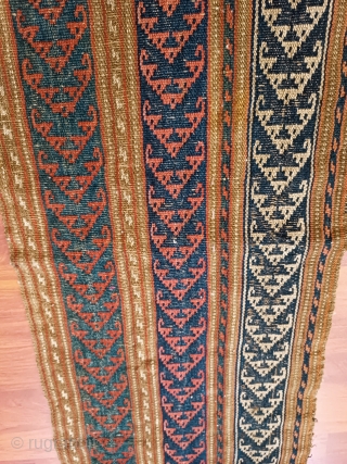 bidjar decorative kurdish jajim
30cm* 190cm
overall in good condition with traces of aging.
FedEx free shipping worldwide                  