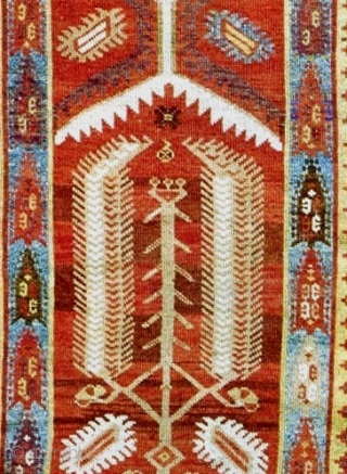 Anatolian Milas prayer rug, early 19c, with creative, pale aubergine border.                      