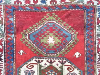 EN

Description and origin: Caucasian carpet with traditional "Lori Pambak" design. The central field and part of the fringes have been completely restored.

Dimensions: approx. 221 cm x 164 cm

Age: around 100 years

Condition: overall  ...