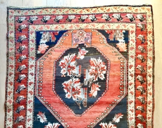 Description and origin: charming Karabagh runner, from Caucasus region.

Age: around 100 years.

Dimensions: approx. 310 cm X 130 cm.

Condition: very good, normal wear and tear (see pictures).       