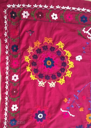 Description and origin: traditional suzani from Uzbekistan, with a design of a "mihrab". Silk on the cotton.

Dimensions: approximately 222 x 133 cm

Age: around 1940

State: very good. Some tears and wear (see photos) 