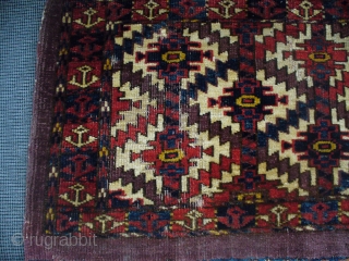 Jomud group, Asmalyk-gul torba. 45" X 16."  Symetric knots 8H X 15V. Great color, some wear, as shown. Great color, but weft shows dye-transfer.  Attractive piece.     