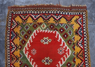 Wonderful Qashqai kilim. Size 160x250 cm/ 64x100 inches. Most likely of very good age (19thC). Fine weave and very supple handle. Interesting design, not often seen and sometimes found on gabbehs. Great  ...
