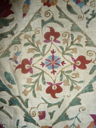 Lovely fine antique Kermina susani, large variety of colours including apricot, all done in fine chain stitch, beautiful variations in the motives, 229 x 158 cm, 90.1 x 62.2 inch. just in,  ...