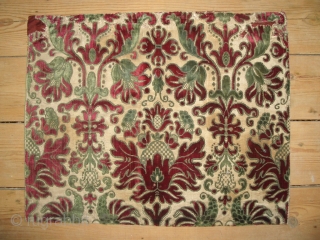 Rare two coloured 17th. italian silk velvet                          