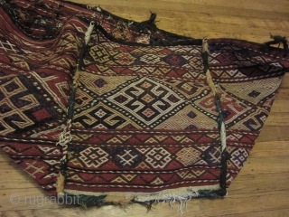 19th century Azeri ? bedding bag, flatwoven.This item is in excellent condition and is still completely functional.
 
Length: 50" or 4.2 feet
Width: 31" or about 2.5 feet      